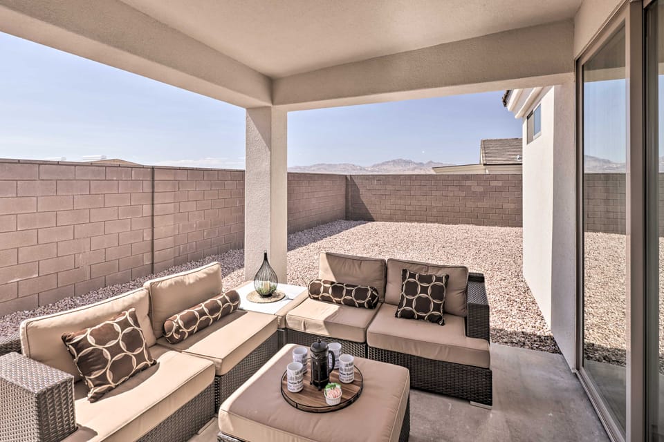 Arizona Home: 3 Mi to CO River, Snowbirds Welcome House in Bullhead City