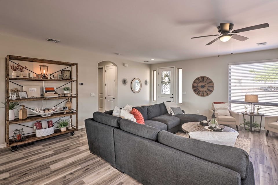 Arizona Home: 3 Mi to CO River, Snowbirds Welcome House in Bullhead City