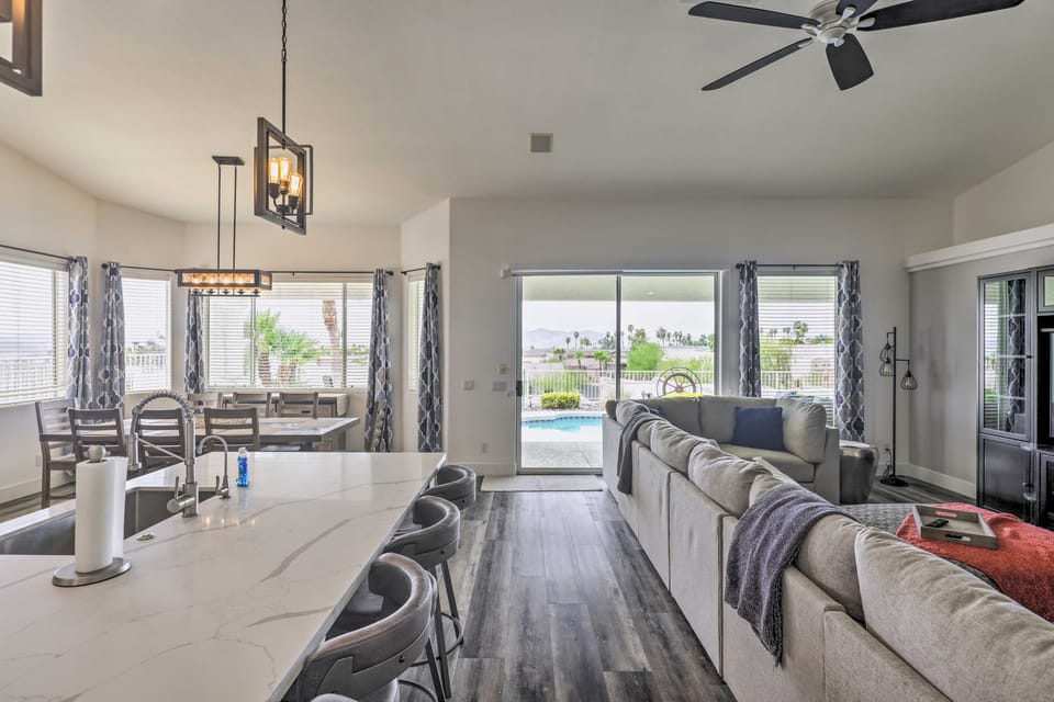 Sunny Snowbird's Retreat w/ Lake Havasu Views! House in Lake Havasu City