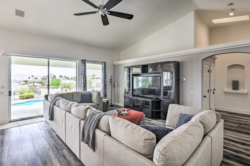 Sunny Snowbird's Retreat w/ Lake Havasu Views! House in Lake Havasu City
