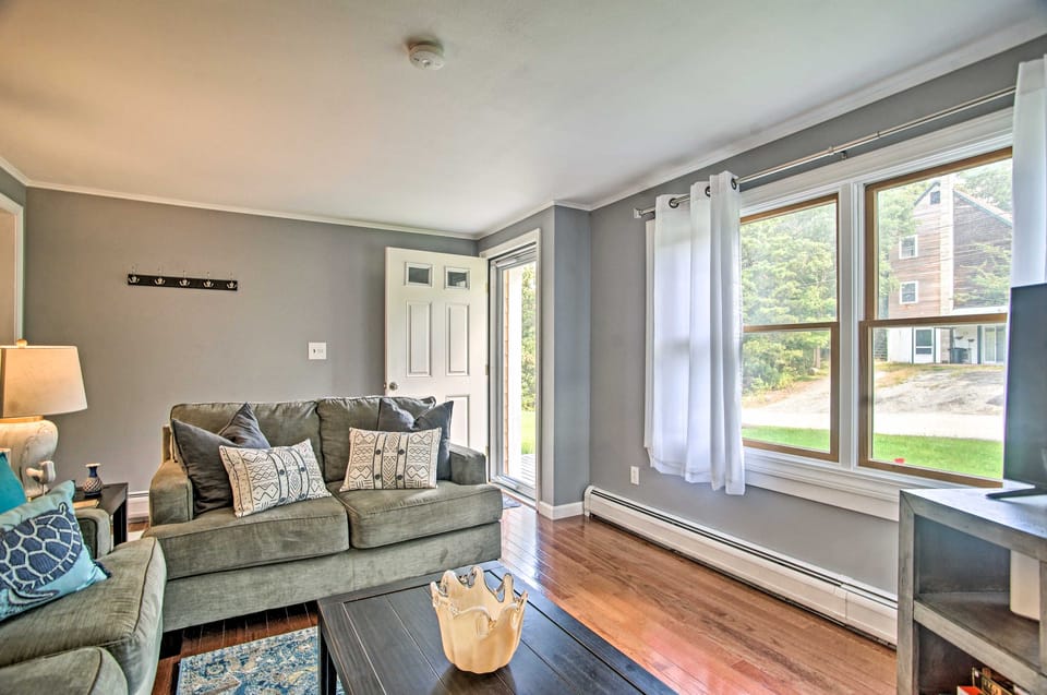 Family-Friendly Tisbury Escape - Walk to Town House in Vineyard Haven