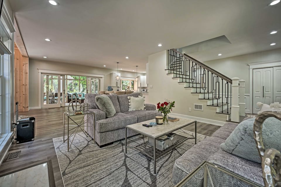 Luxury Family Home w/ Deck, Swim Spa & Grill! House in Michiana