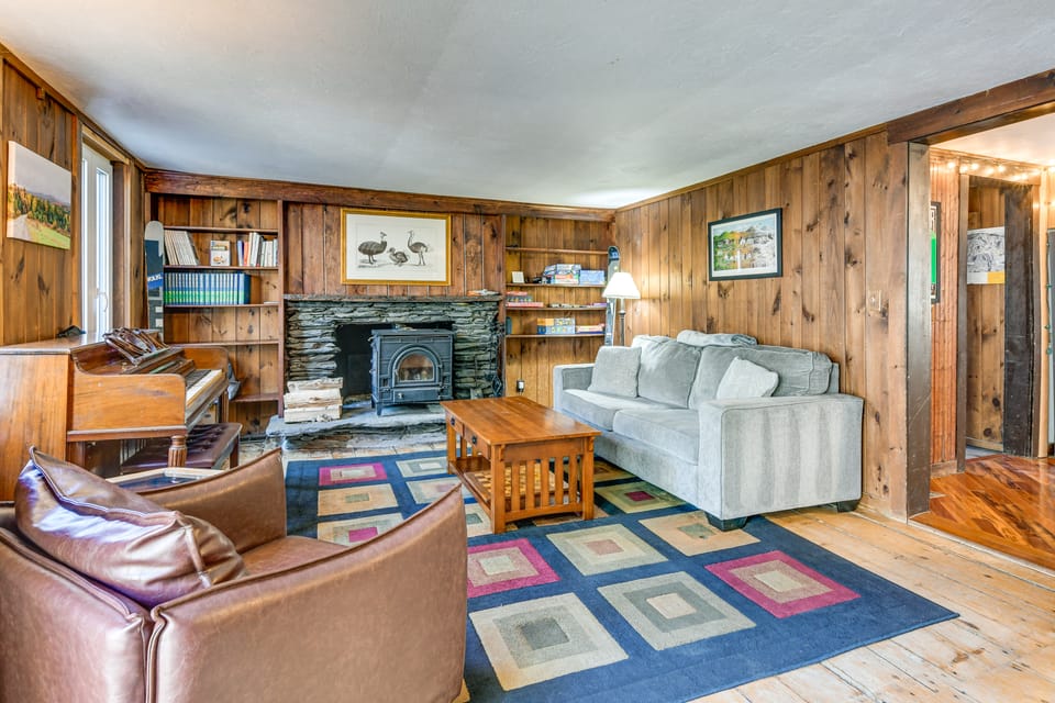 Killington Area Escape w/ Deck, Views & Hot Tub! House in Stockbridge