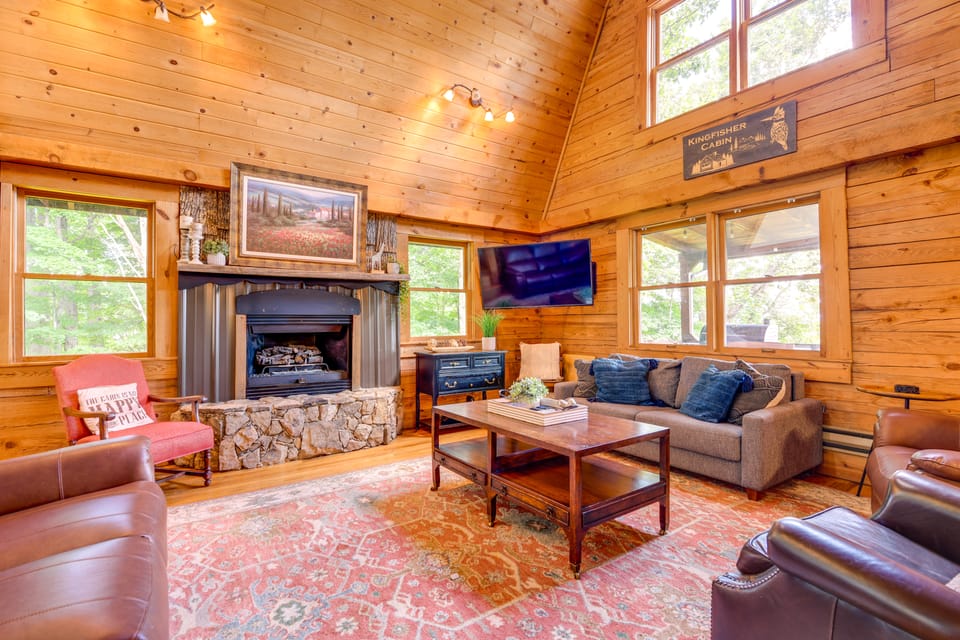 Sip, Soak & Unwind: Waynesville Cabin w/ Hot Tub House in Tennessee