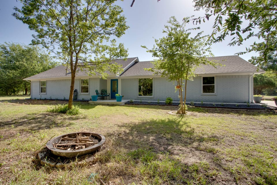 ~ 3 Mi to Dtwn McKinney: Suburban Texas Retreat House in McKinney