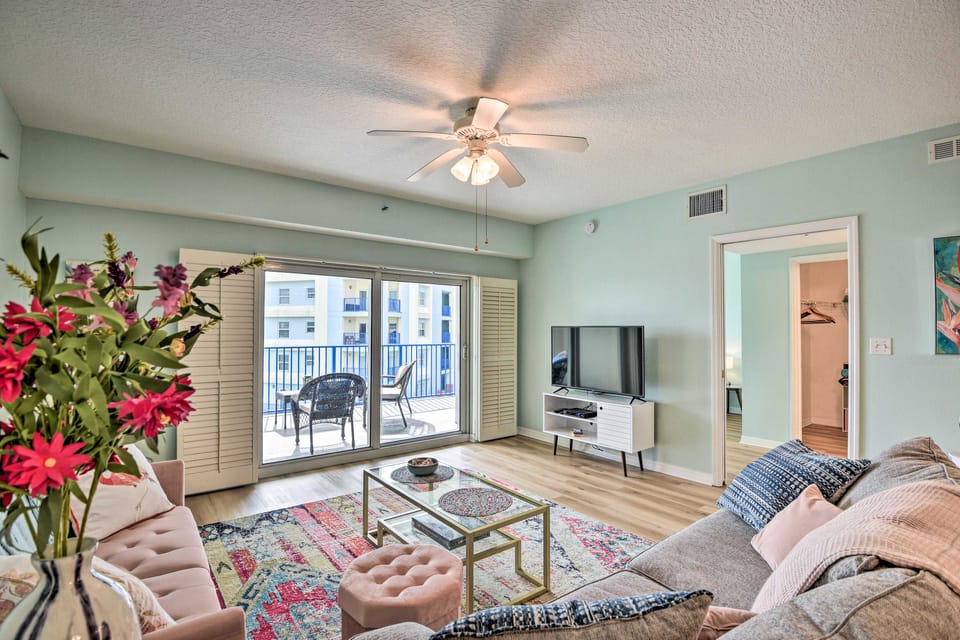 Walk to Ocean: Condo w/ Pool in New Smyrna Beach Apartment in Florida