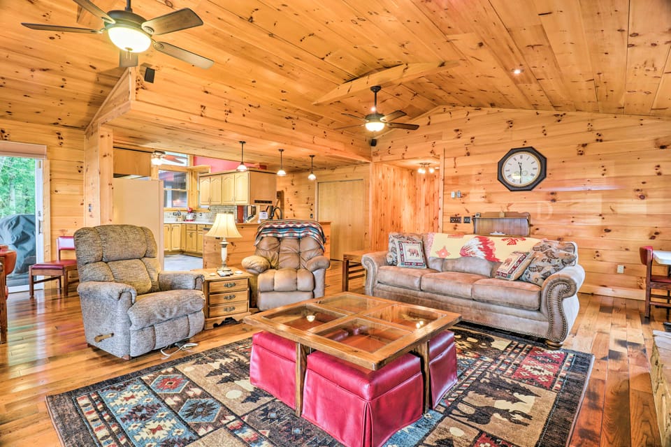Stunning Mtn Views! Cullowhee Cabin + Guest House House in Tennessee