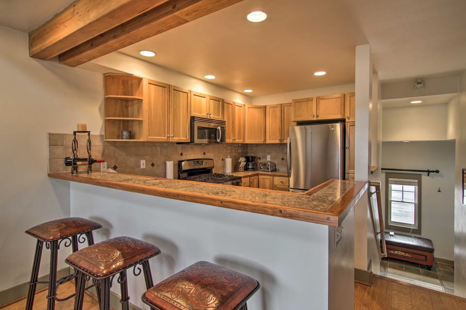 Steps to Moonlight Basin: Scenic Mtn Retreat! Apartment in Big Sky