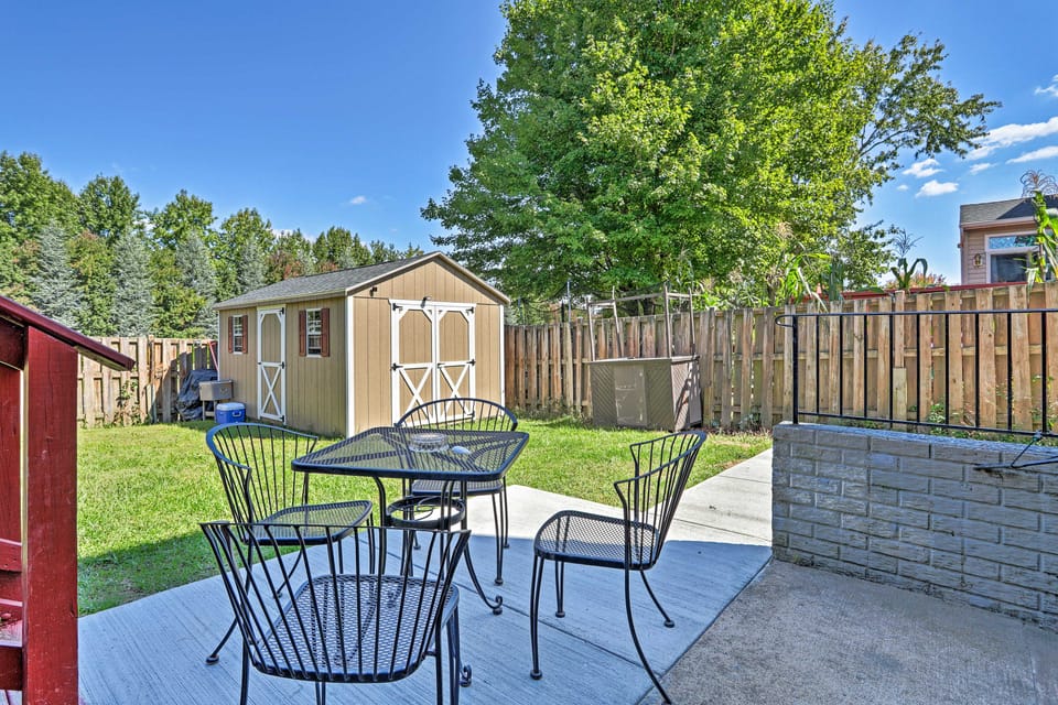 32 Mi to DC: Lower-Level Woodbridge Apt w/ Patio! Apartment in Maryland