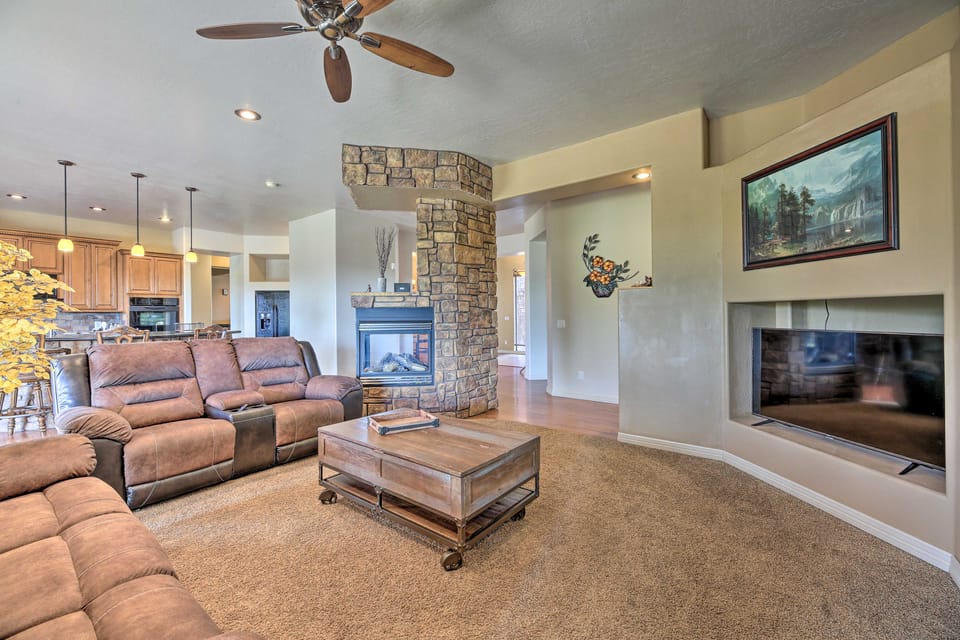 Game Room & Community Amenities: Overgaard Home! House in Arizona