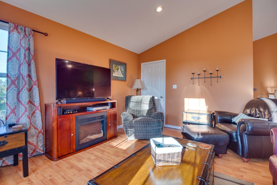 Norfork Lake Home: Game Room, Fire Pit + Views! House in Norfork Lake