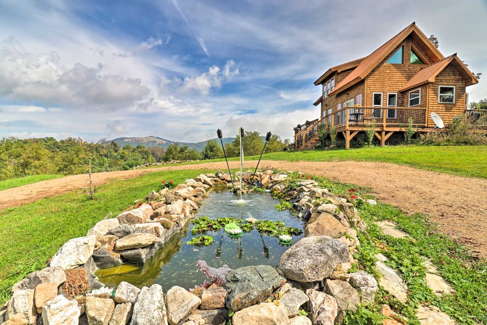 Mtn Views! Outdoorsy Hideaway in Hot Springs House in Buncombe County
