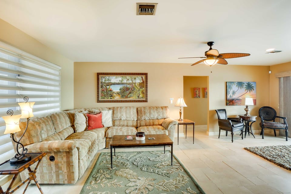 Canalfront Home w/ Private Dock in Cape Coral House in Cape Coral