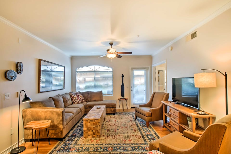 1 Mi to WestWorld: Home w/ Resort-Style Amenities Apartment in Scottsdale