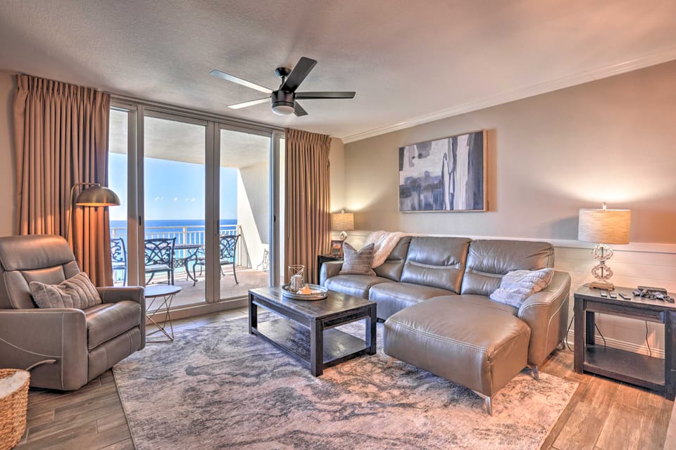 Oceanfront PCB Condo w/ Balcony & Pool Access! Apartment in Panama City Beach
