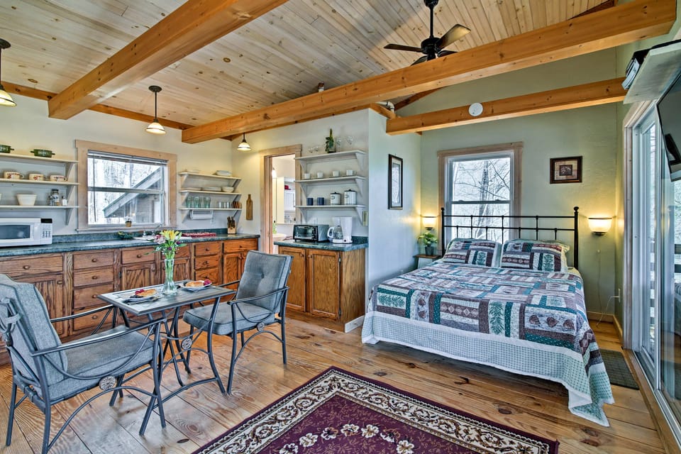 Screened Porch: ‘The Coop’ Robbinsville Cabin! House in Stecoah