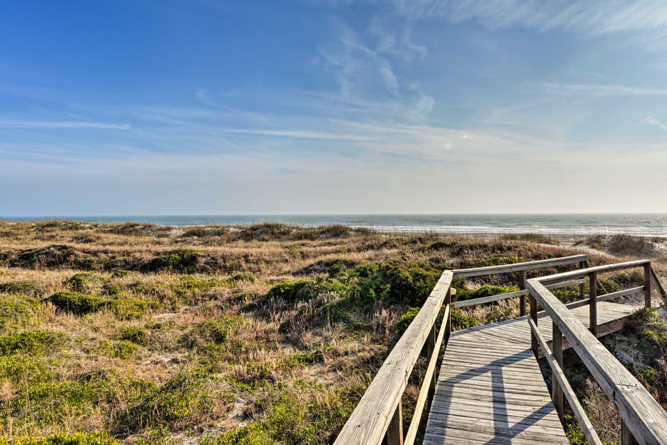 'The Tipsy Flamingo' ~ Incredible Salt Marsh Views House in Atlantic Beach