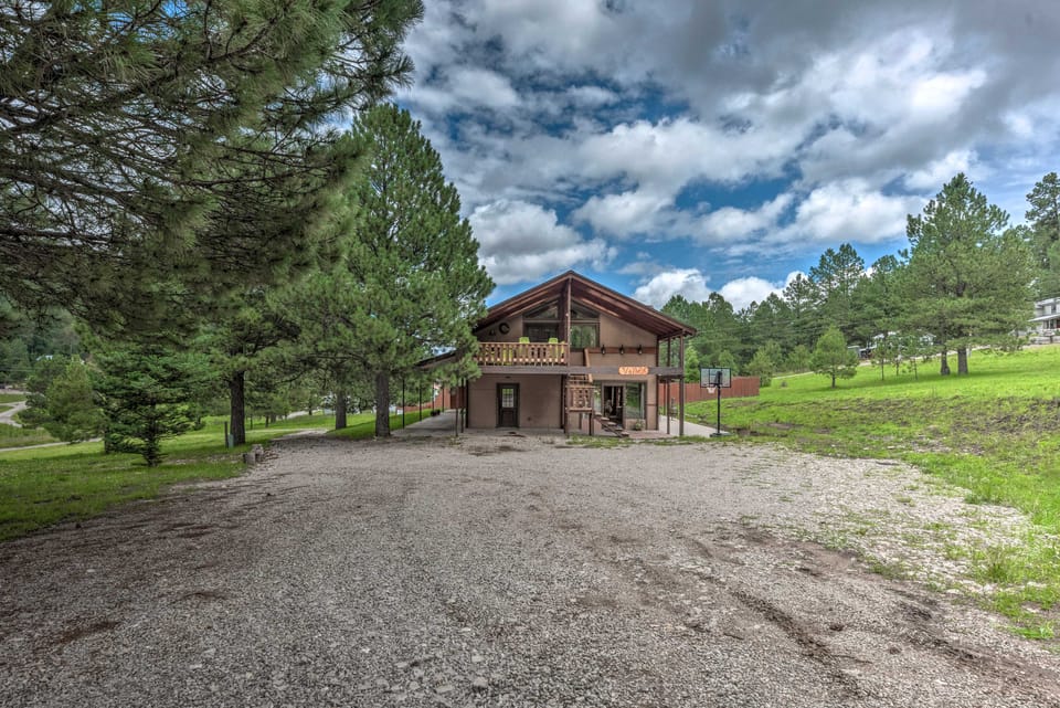 ‘Valley’ Cloudcroft Hideaway < 8 Mi to Town! House in New Mexico