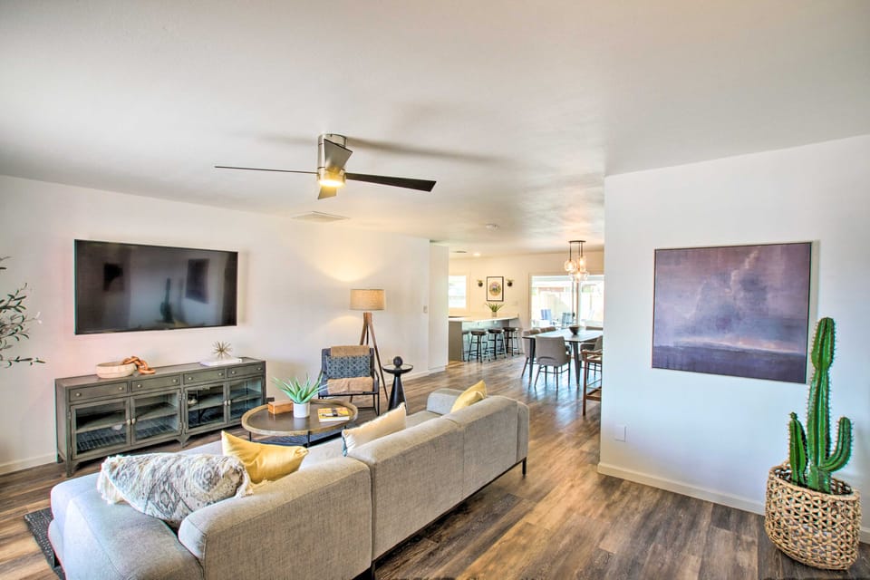 Fire Pit, Heated Pool: Central Tempe Escape! House in Tempe