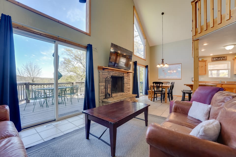 Resort Retreat on Table Rock Lake w/ Pool Access House in Table Rock Lake