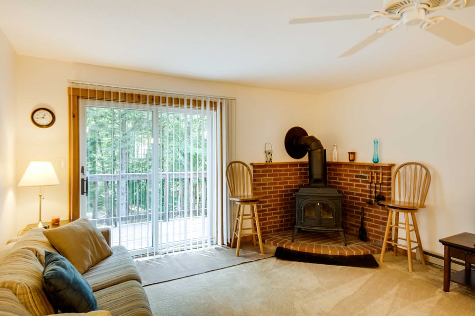 Lovely White Mountains Condo: Hike, Ski & Unwind! Apartment in Lincoln
