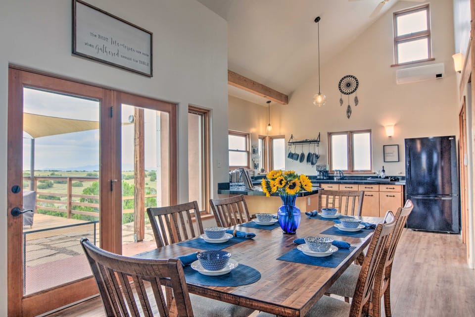 Dreamy Santa Fe Hideaway w/ Mountain Views! House in New Mexico