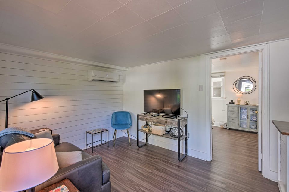 Cozy Athens Cottage: Walk to Sanford Stadium! Cottage in Athens