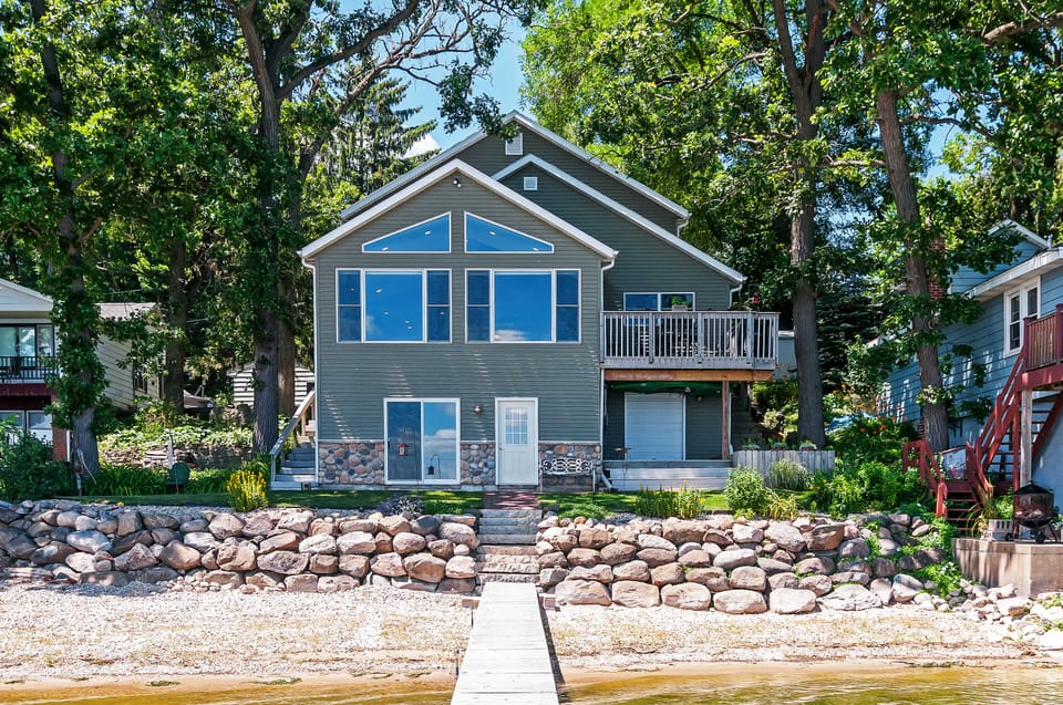 Spacious Edgerton Home w/ Private Beach & Views! House in Wisconsin