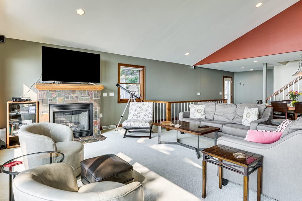 Spacious Edgerton Home w/ Private Beach & Views! House in Wisconsin
