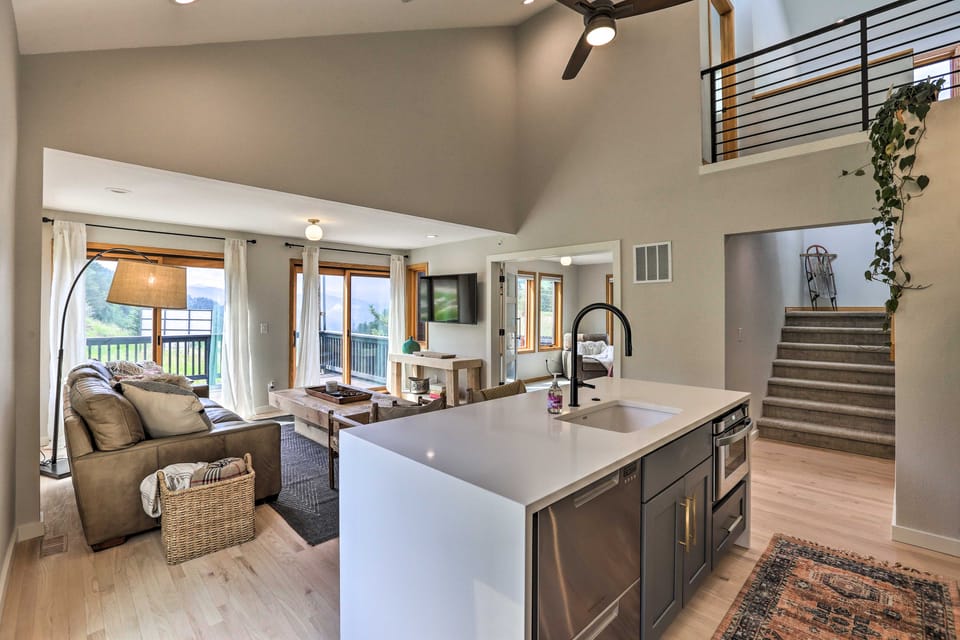 Evergreen Mountain Duplex w/ Trail Access! Apartment in Colorado
