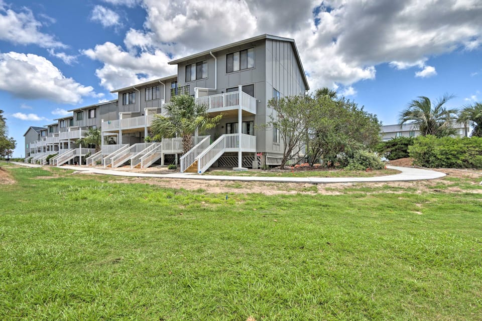 Relaxing Harbor Island Condo: Walk to the Beach! Apartment in South Carolina