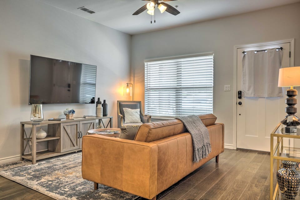 Single-Story Condo < 1 Mile From Downtown! Apartment in Fredericksburg