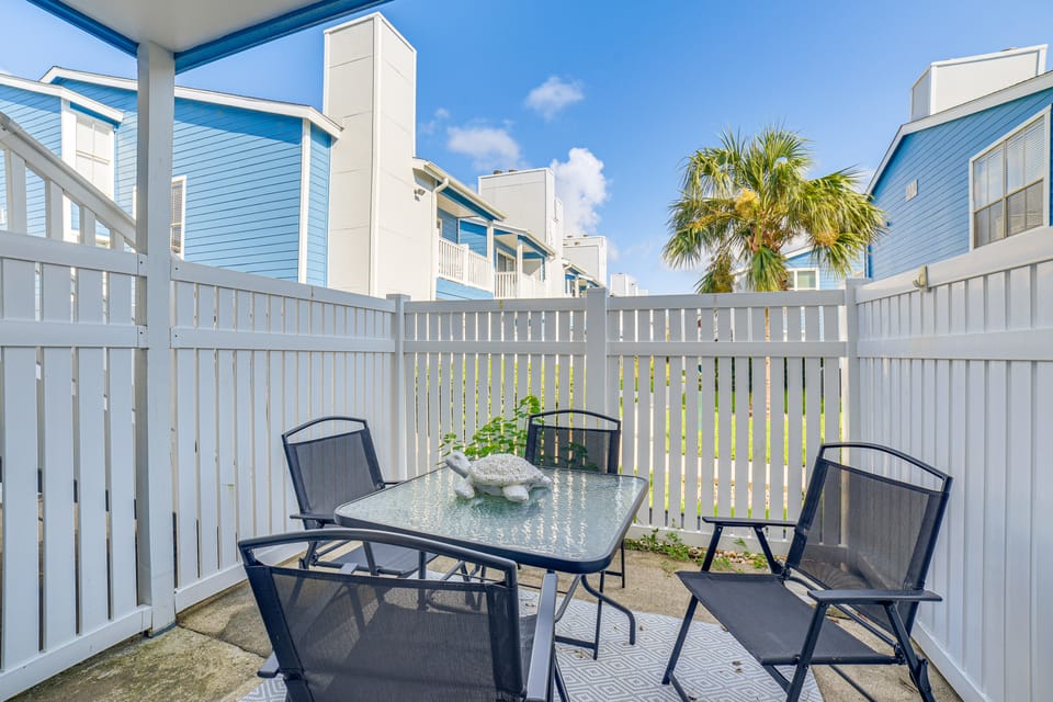 Galveston Couple's Retreat 1/4 Mi to Seawall Apartment in Galveston Island