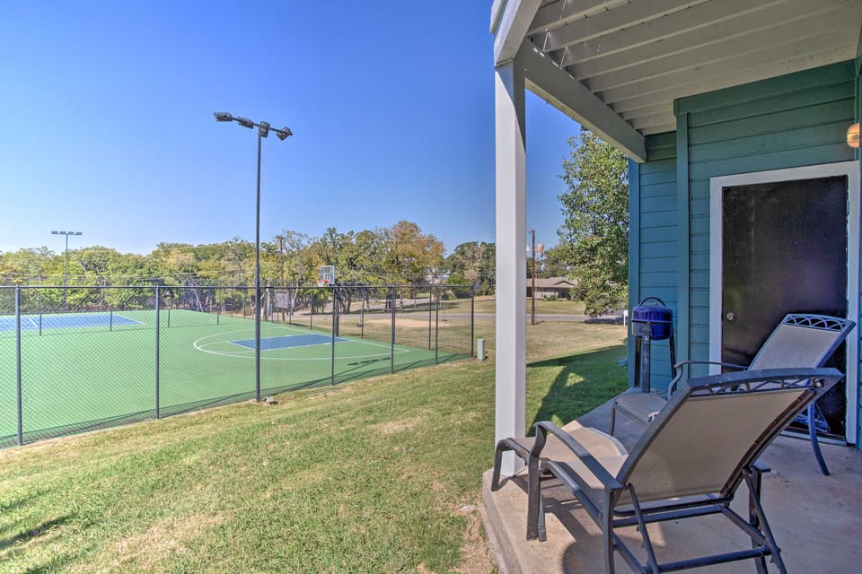 Resort Condo in Pottsboro w/ Lake Texoma Access! Apartment in Lake Texoma