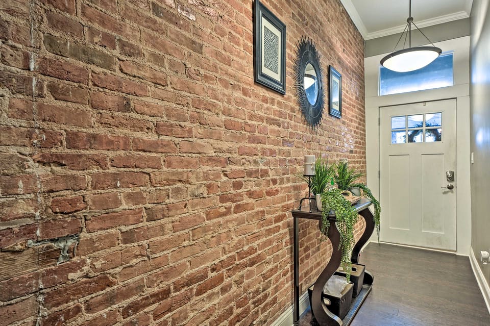 Chic Baltimore Apartment: 2 Mi to Downtown! Apartment in Baltimore