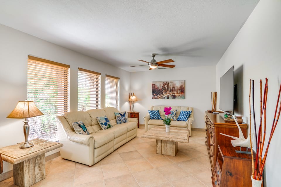 4 Mi to Beach: Coastal Cape Coral Home House in Cape Coral