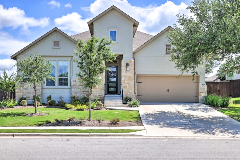 Upscale Austin Area Escape: Families Welcome! House in Rio Grande