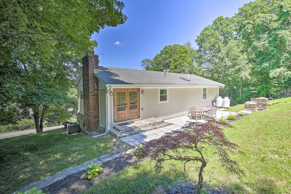 Modern NY Home w/ Views By Hudson Valley Hiking! House in Hudson Valley