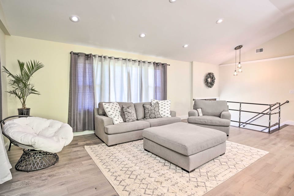 Modern NY Home w/ Views By Hudson Valley Hiking! House in Hudson Valley