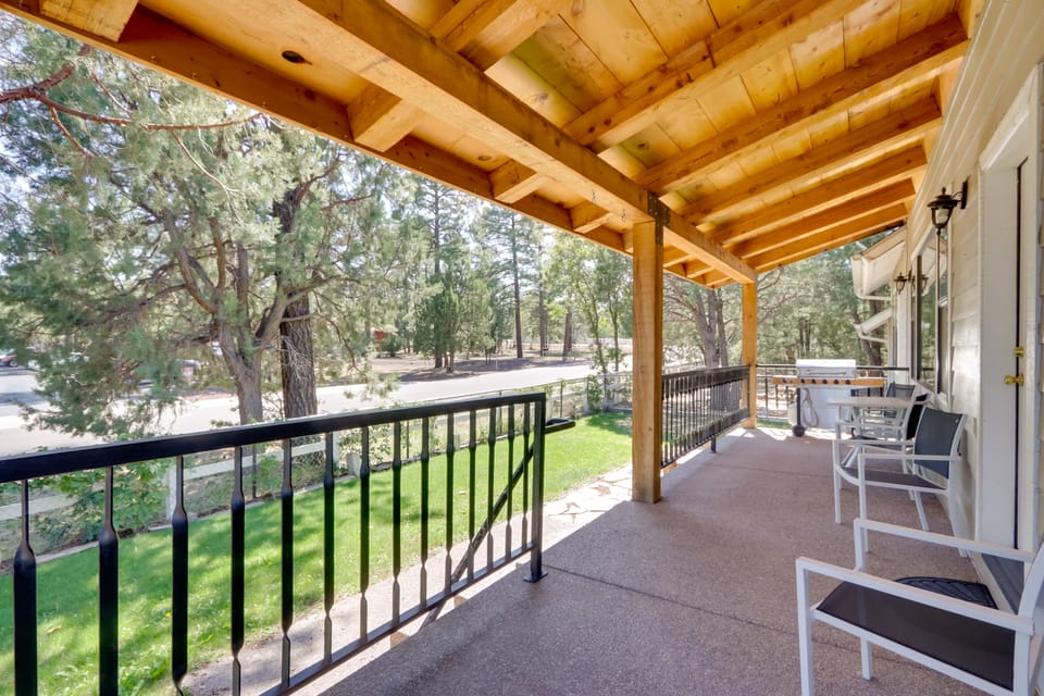 Modern Show Low Home w/ BBQ & Fire Pit! House in Show Low
