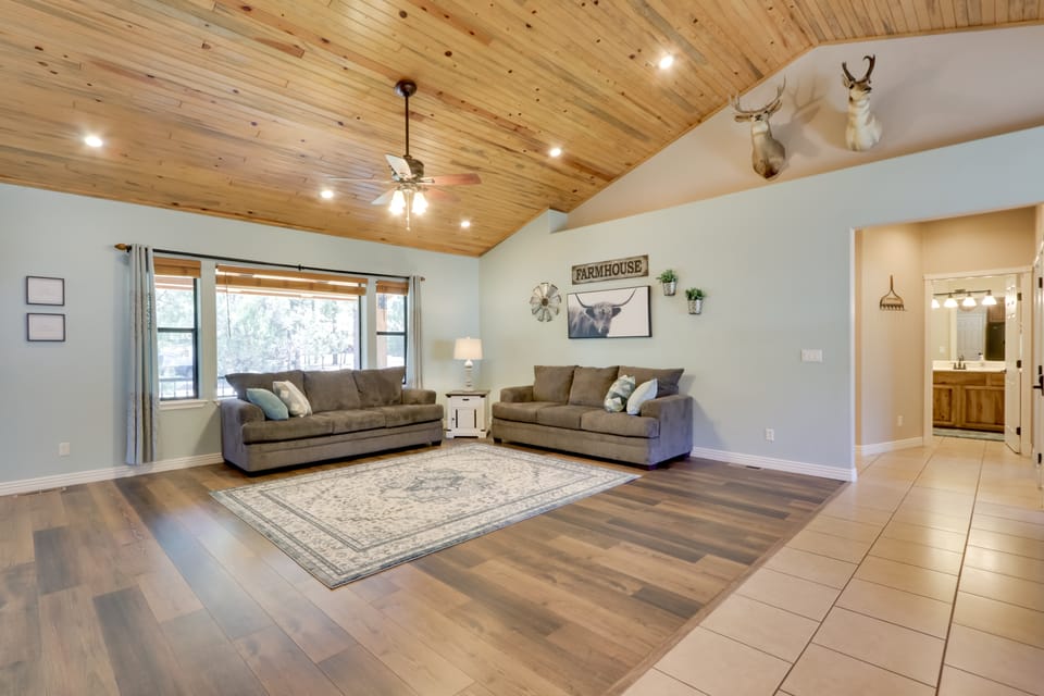 Modern Show Low Home w/ BBQ & Fire Pit! House in Show Low