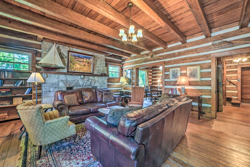 Rustic Dover Retreat w/ Porch - Walk to Boat Ramp! House in Lake Barkley