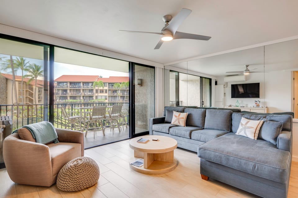 Lahaina Resort Retreat w/ Pool & Ocean Views! Apartment in Kaanapali