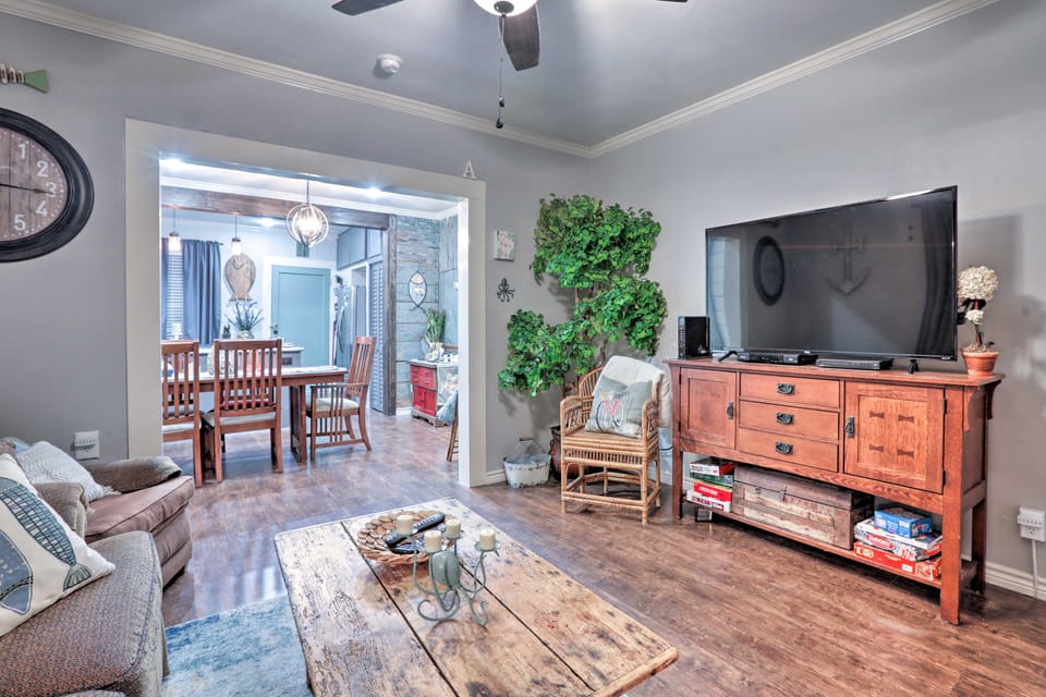 Historic Galveston Home: Walkable Neighborhood! Cottage in Texas City