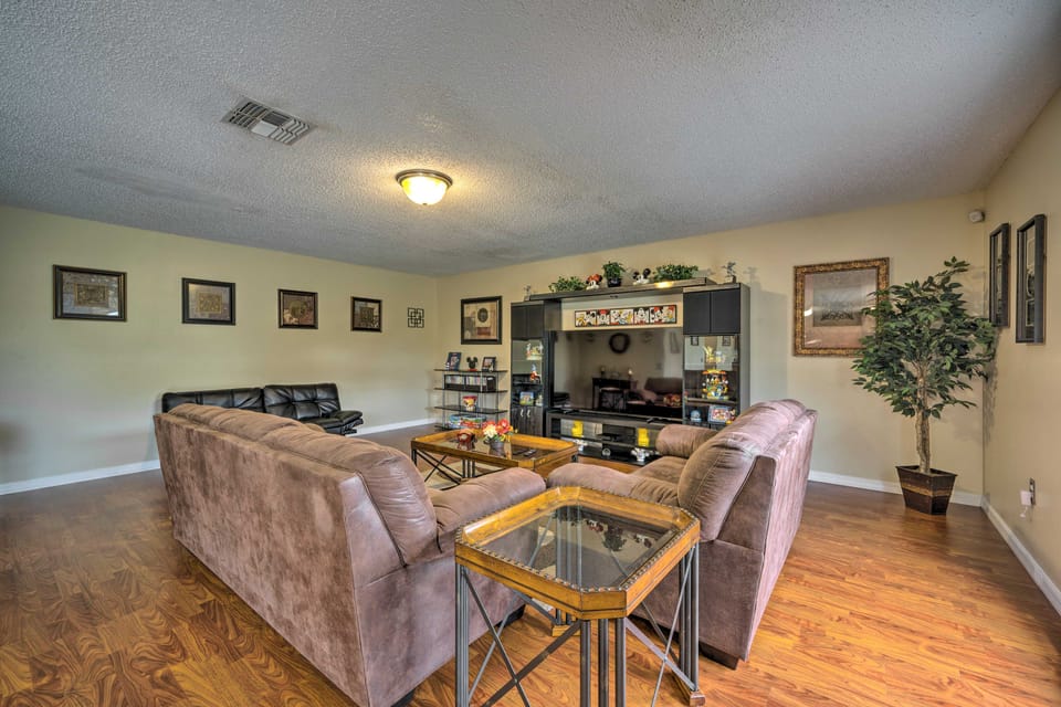 9 Mi to Disney! Family Home w/ Pool & Game Room House in Polk County