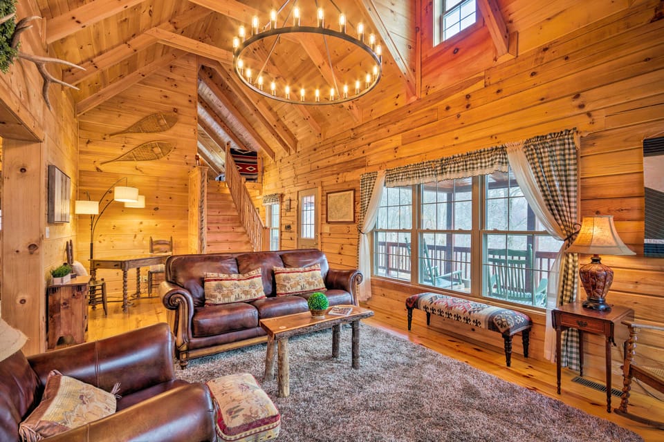 Waynesville Escape - Mtn Cabin Above the Clouds! House in Ivy Hill