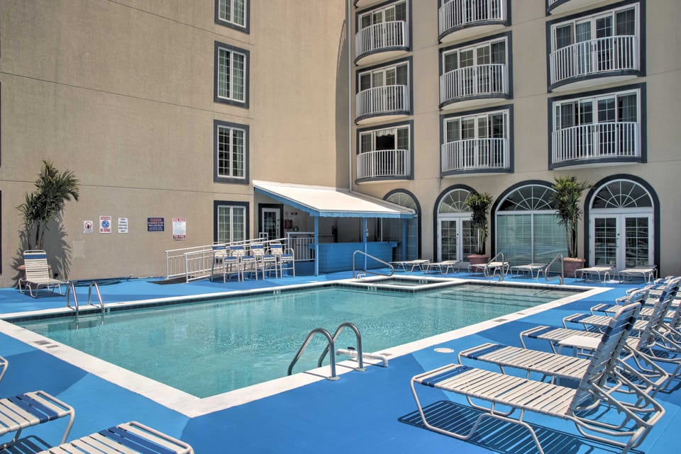 Walk to Beaches & Restaurants: Ocean City Condo Apartment in Ocean City