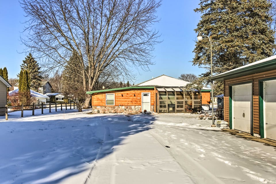 4 Season, Waterfront Houghton Lake House w/ Dock! House in Michigan