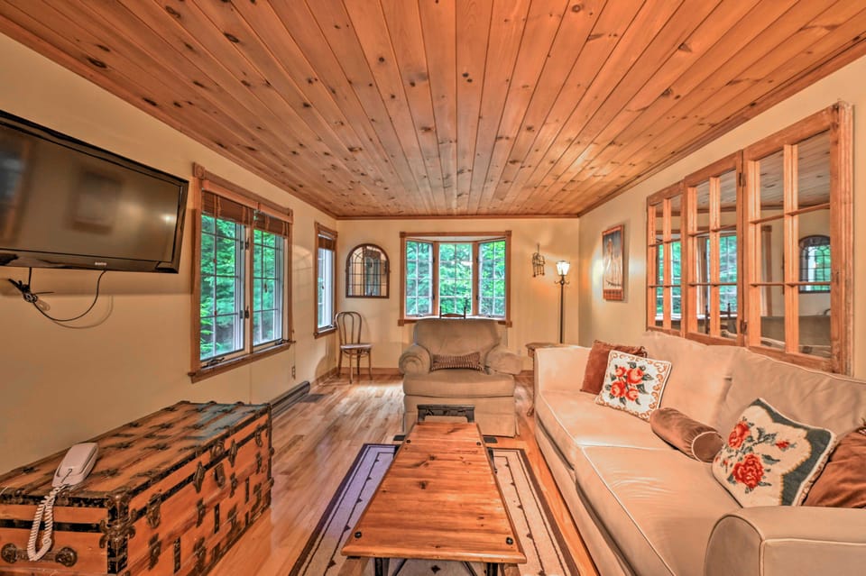 Beautiful Jay Peak Home Near Creek & Waterfalls! House in Jay