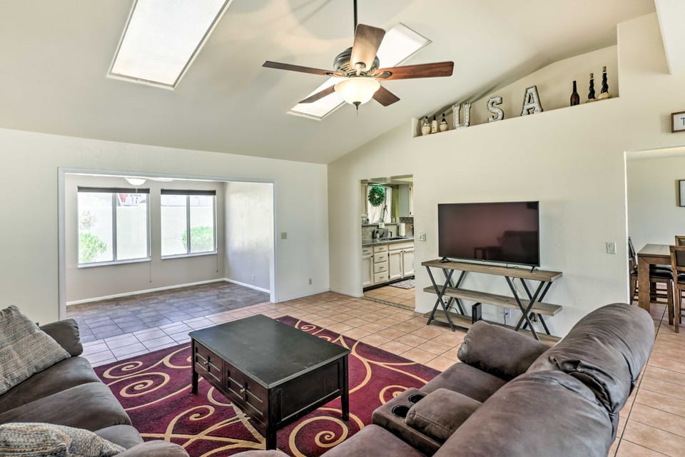 3 Mi to Marina: Lake Havasu Home w/ Heated Pool House in Lake Havasu City